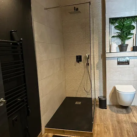 Mirage47spa - Private With Jacuzzi & Sauna In Apartmán