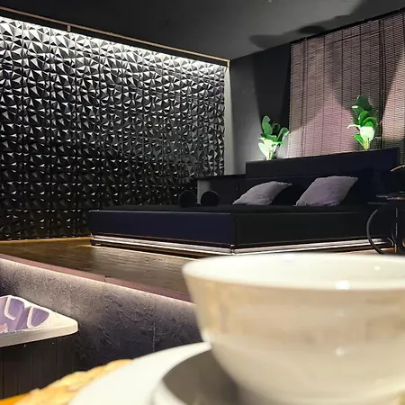Mirage47spa - Private With Jacuzzi & Sauna In *